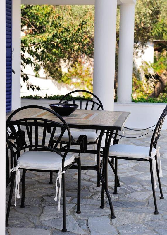 Villa Ftelia Skiathos Town Exterior photo