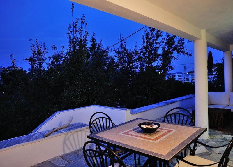 Villa Ftelia Skiathos Town Exterior photo