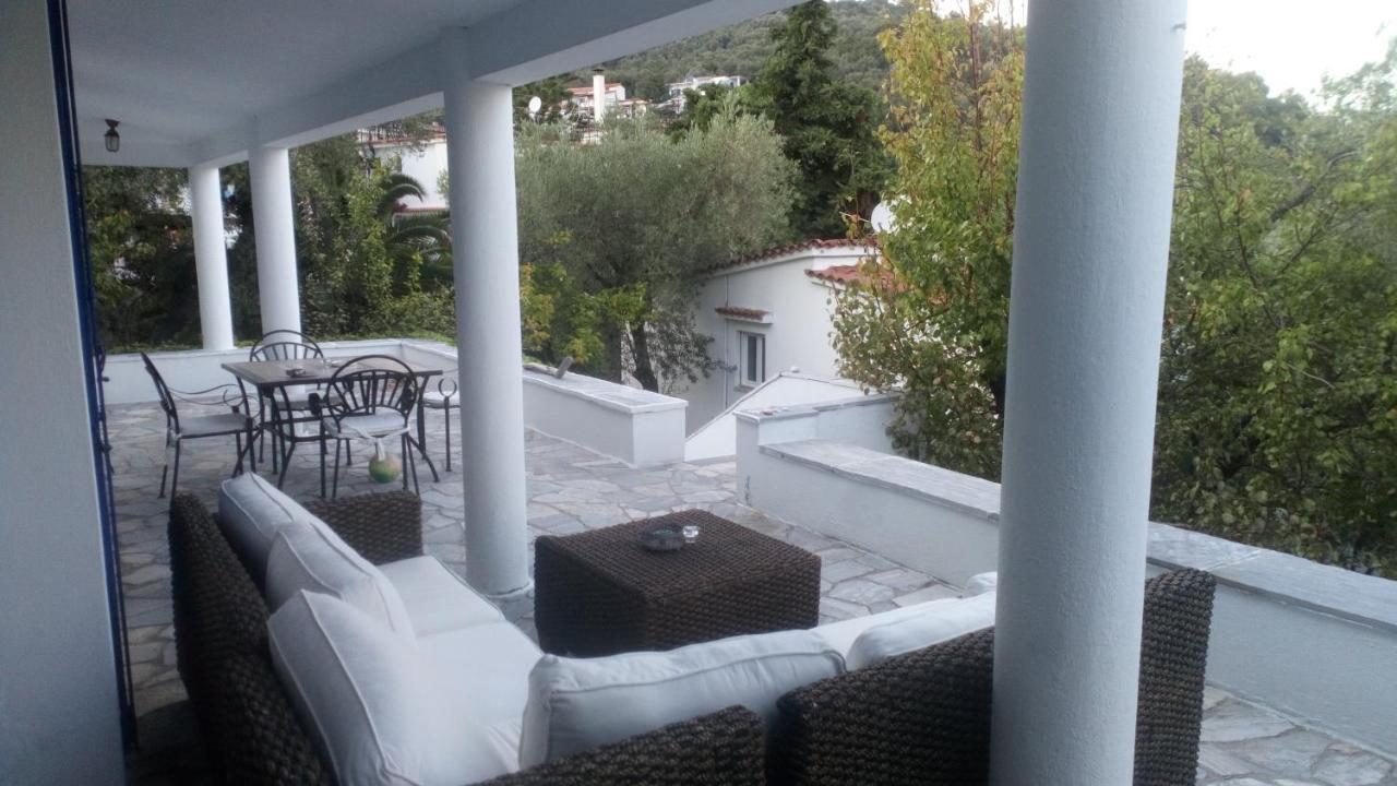 Villa Ftelia Skiathos Town Exterior photo
